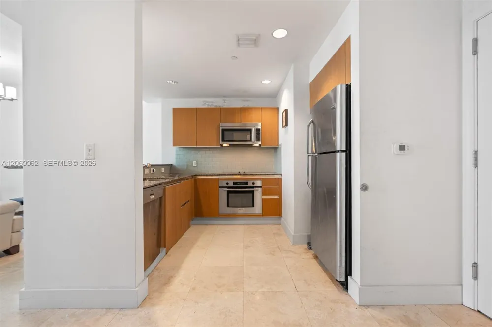 1050 Brickell Ave #2112 Miami, FL 33131