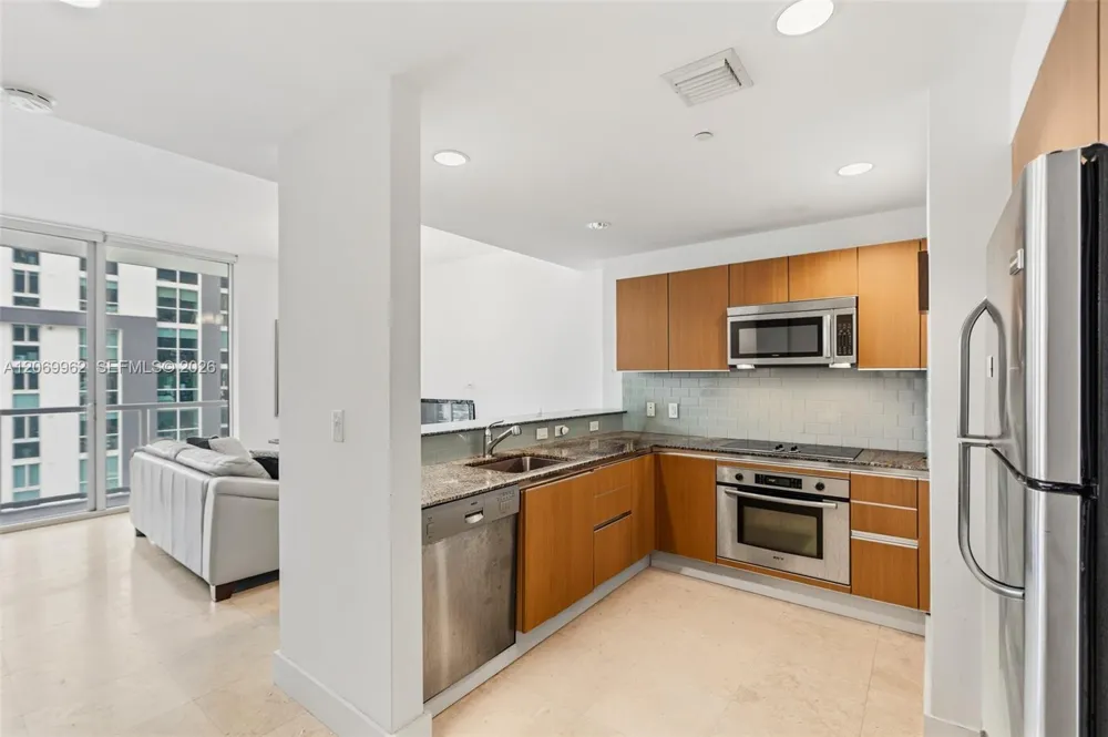 1050 Brickell Ave #2112 Miami, FL 33131