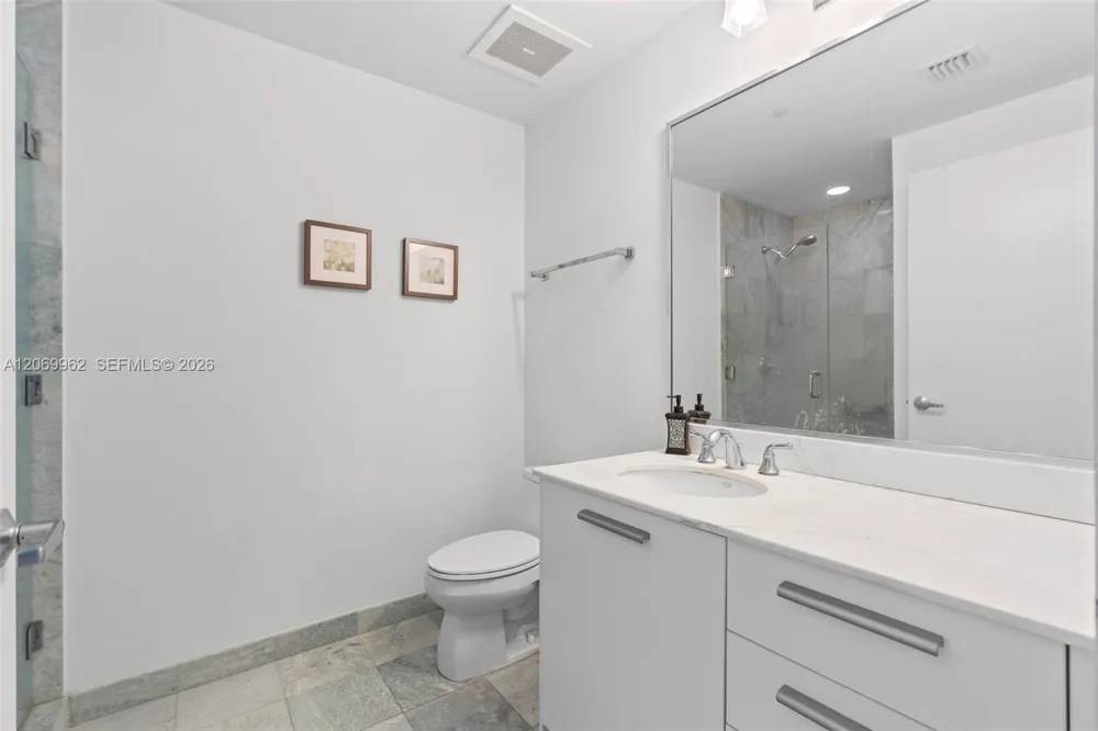 1050 Brickell Ave #2112 Miami, FL 33131
