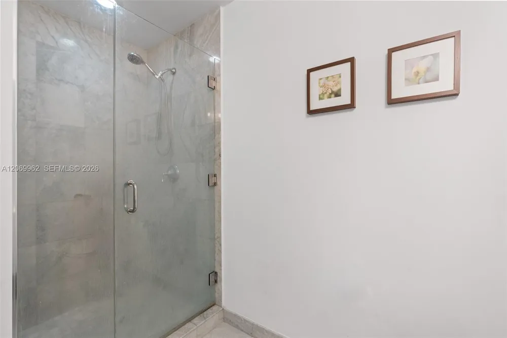 1050 Brickell Ave #2112 Miami, FL 33131