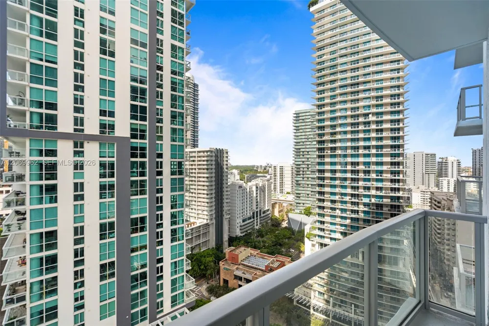 1050 Brickell Ave #2112 Miami, FL 33131