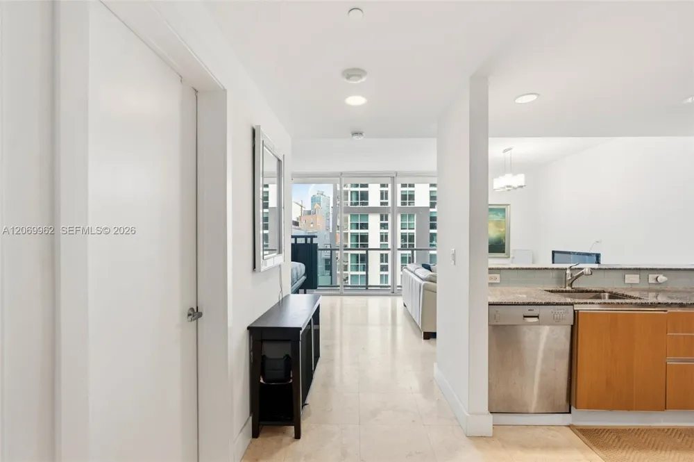 1050 Brickell Ave #2112 Miami, FL 33131