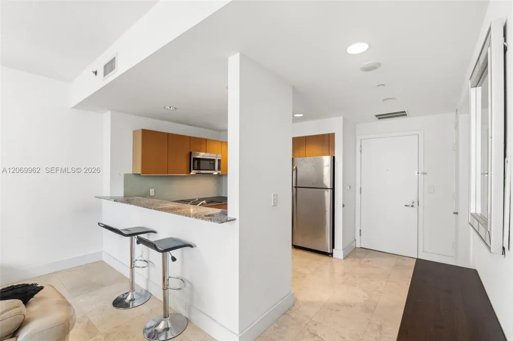 1050 Brickell Ave #2112 Miami, FL 33131