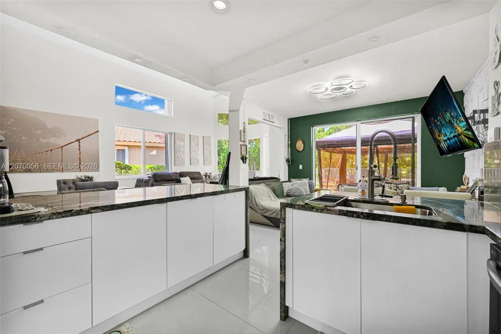5691 NW 125th Ave Coral Springs, FL 33076