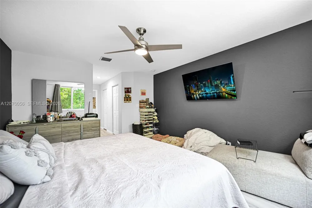 5691 NW 125th Ave Coral Springs, FL 33076