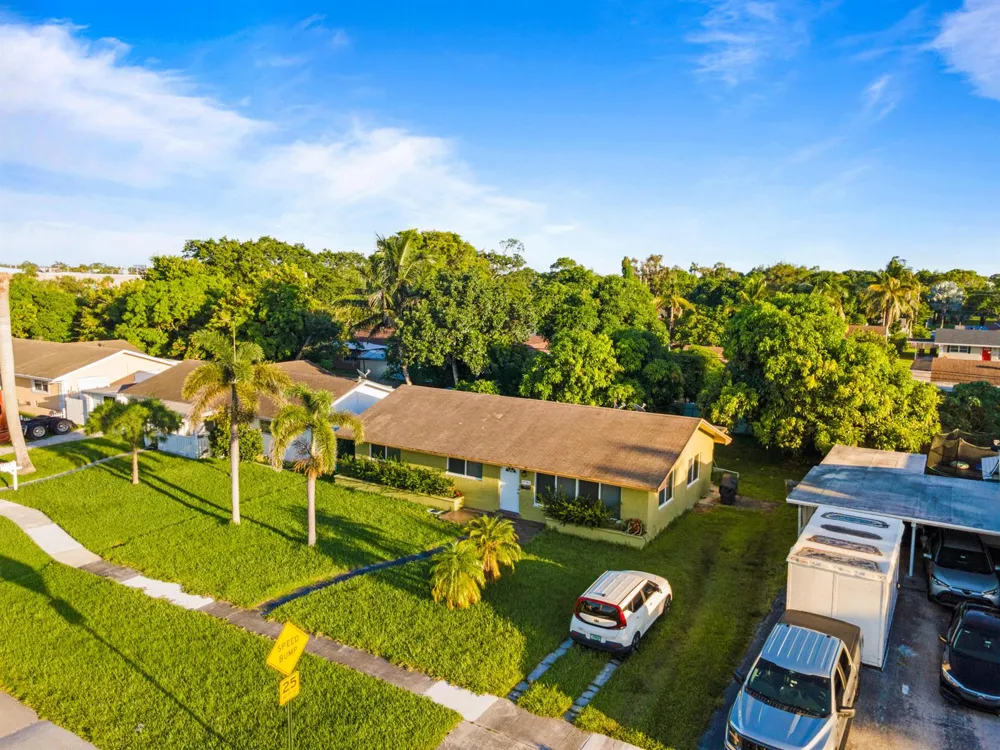 4786 Pine Cone Lane West Palm Beach, FL 33417