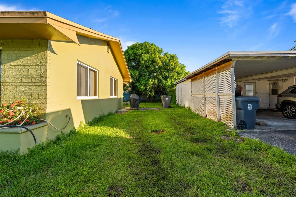 4786 Pine Cone Lane West Palm Beach, FL 33417
