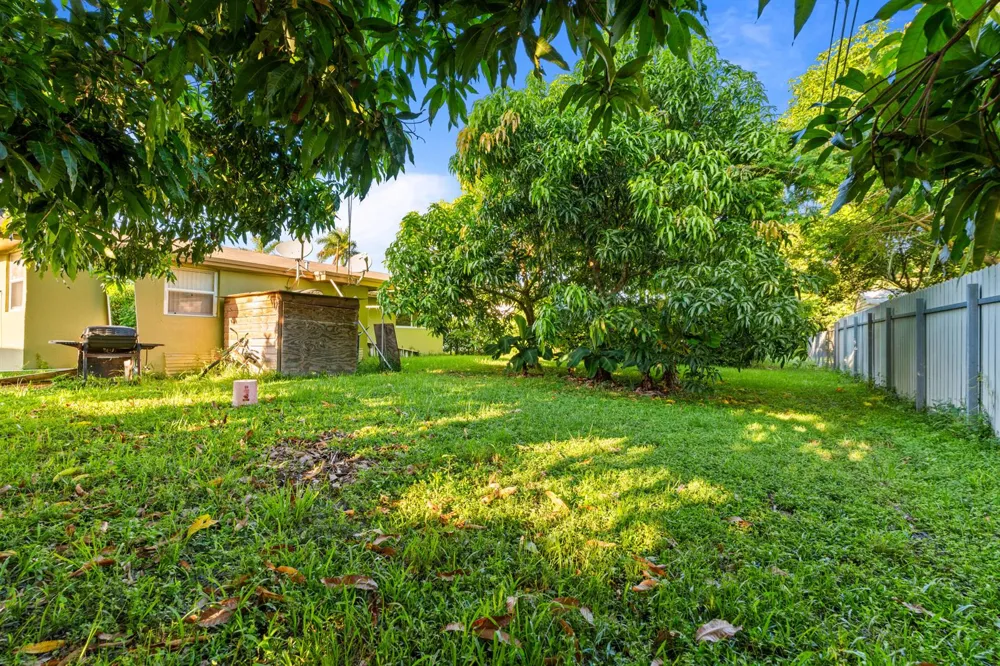 4786 Pine Cone Lane West Palm Beach, FL 33417