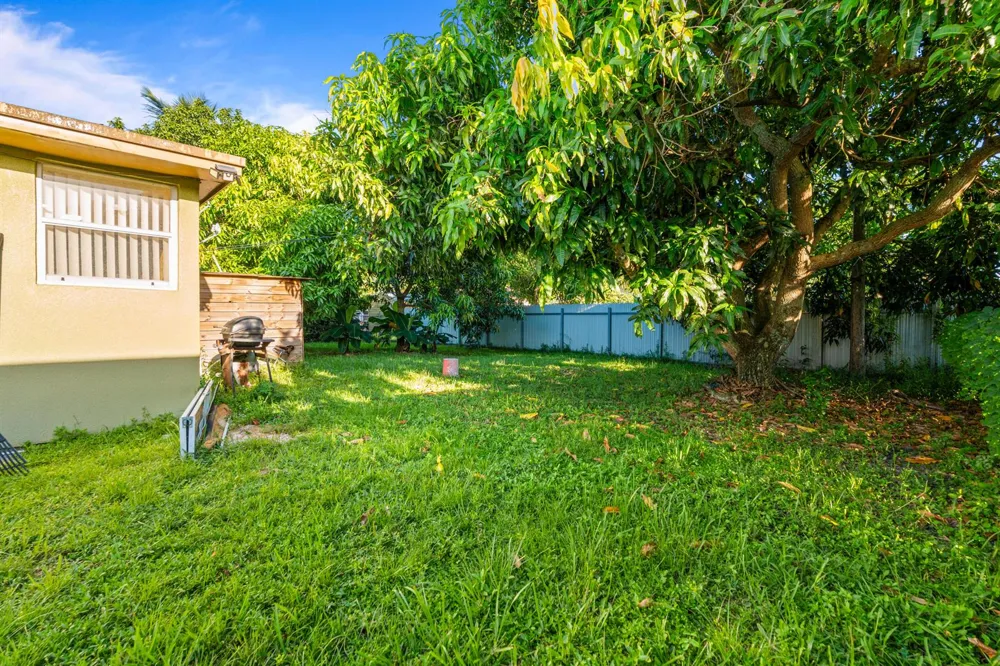 4786 Pine Cone Lane West Palm Beach, FL 33417