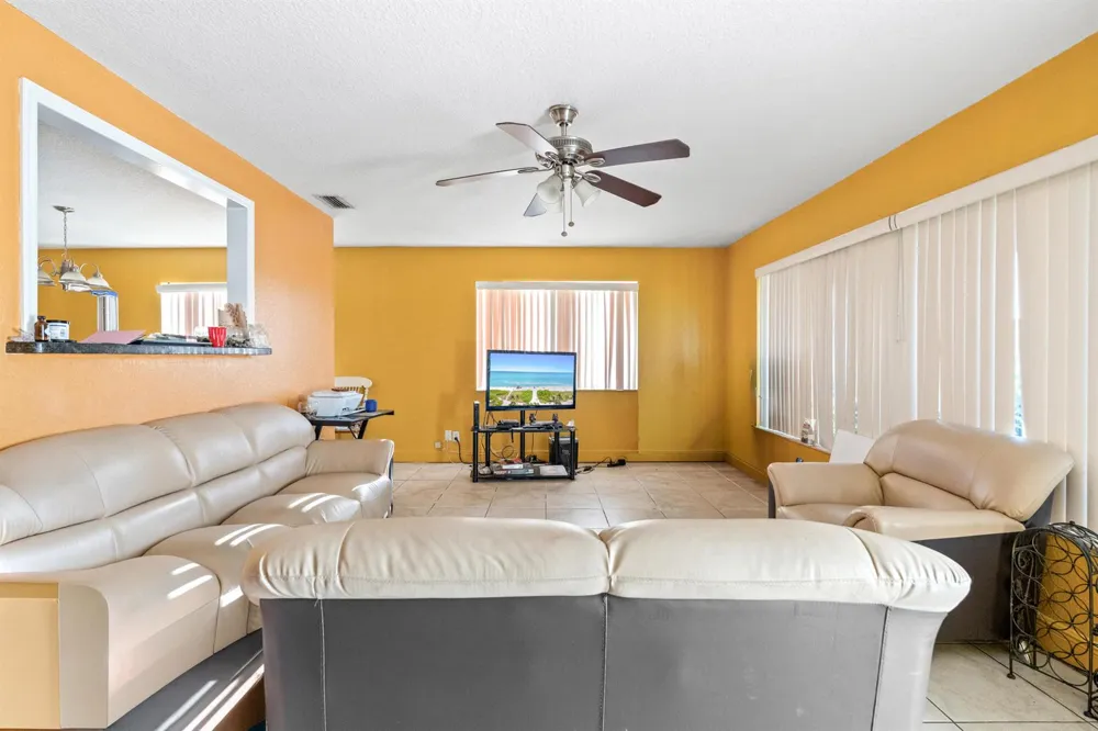 4786 Pine Cone Lane West Palm Beach, FL 33417