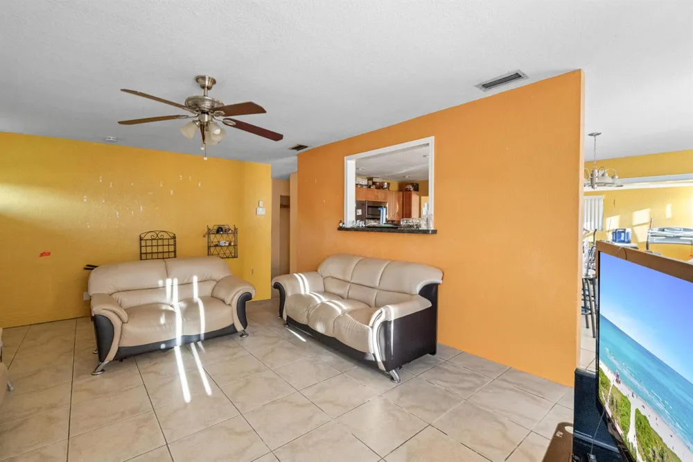 4786 Pine Cone Lane West Palm Beach, FL 33417
