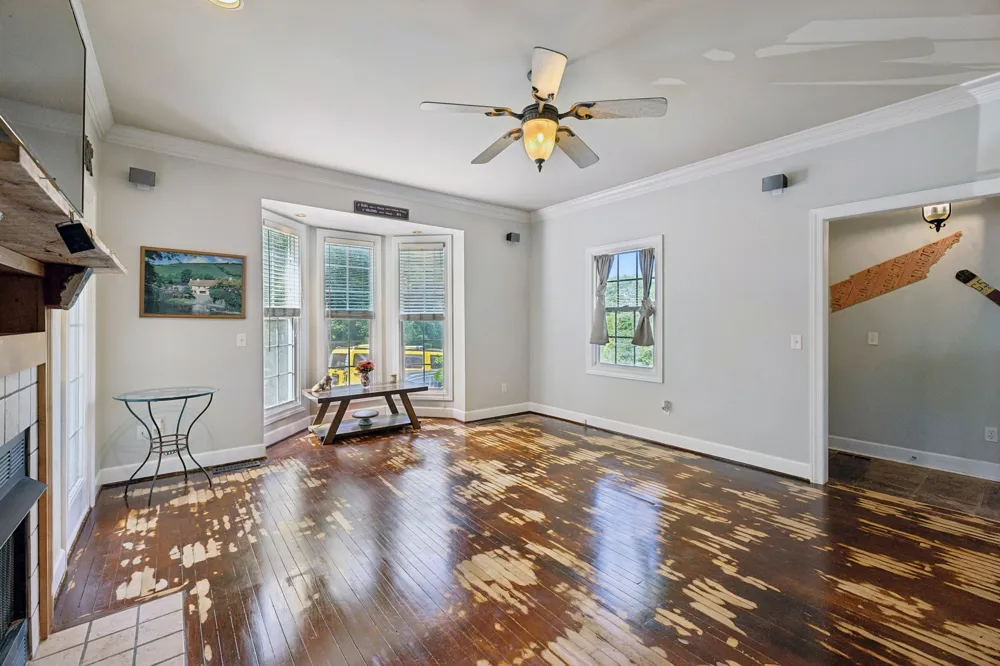 206 Collier Ave Waverly, TN 37185