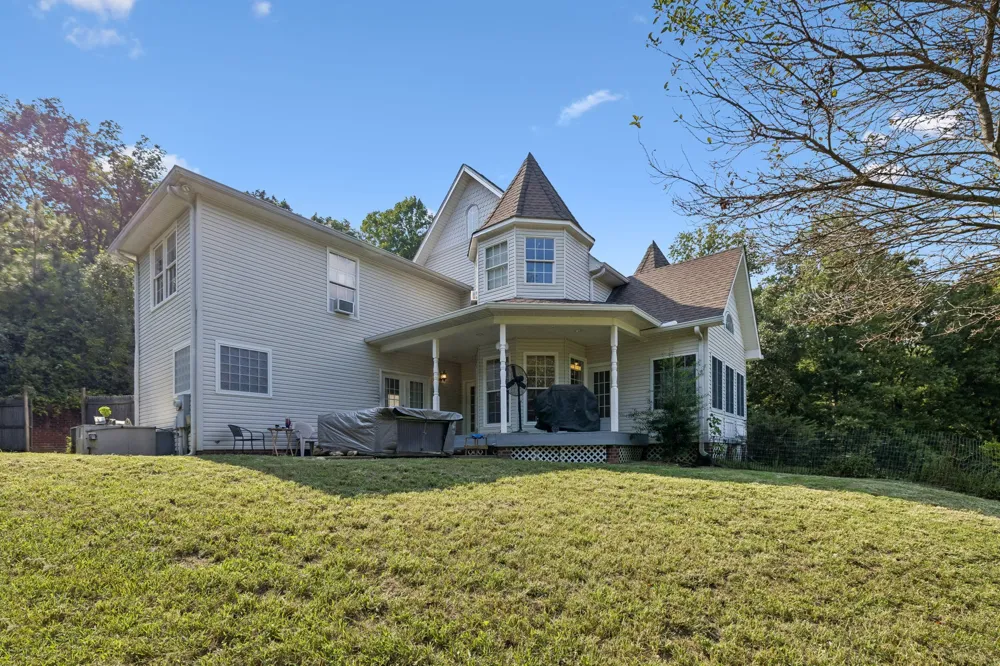 206 Collier Ave Waverly, TN 37185