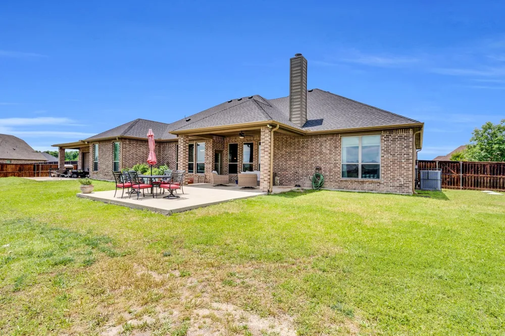 102 Willowbrook Drive Waxahachie, TX 75165