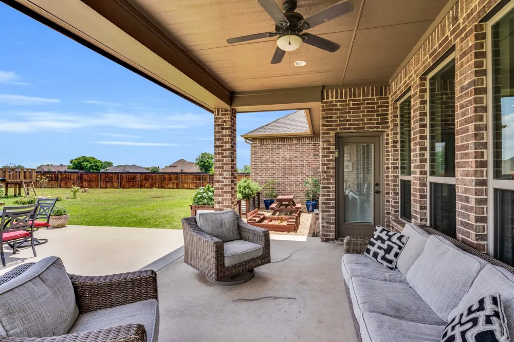 102 Willowbrook Drive Waxahachie, TX 75165