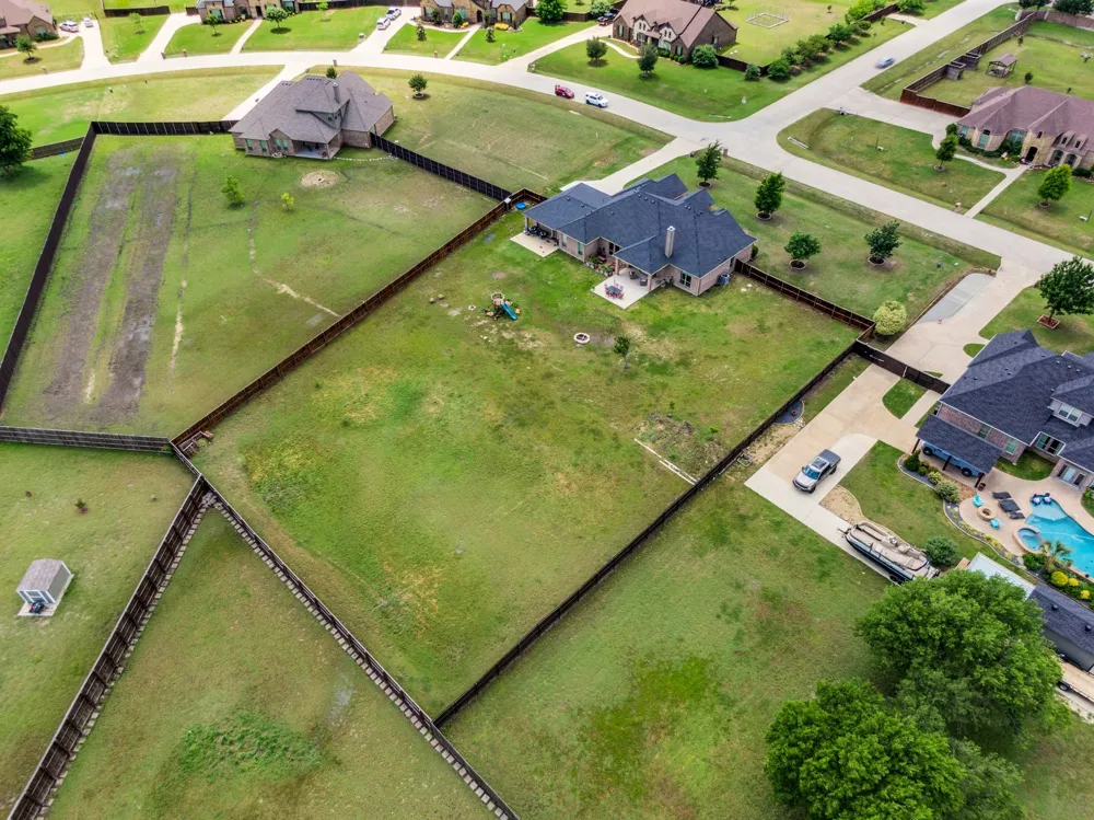 102 Willowbrook Drive Waxahachie, TX 75165