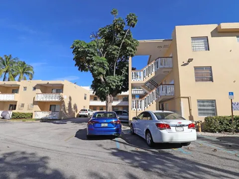 2031 NE 139th Street #6