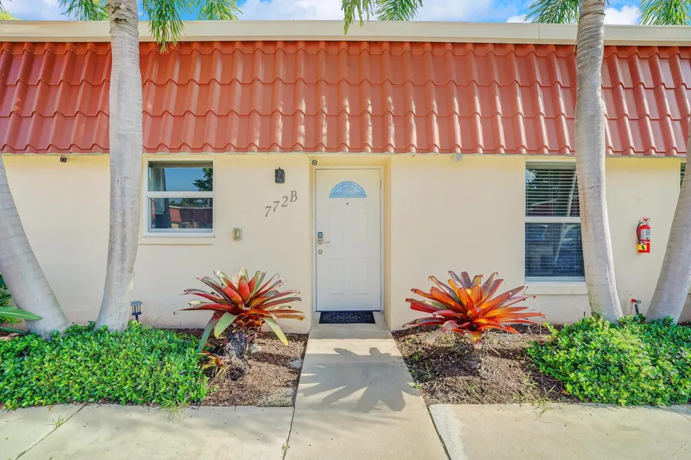 772 NANTUCKET CIRCLE #B Lake Worth, FL 33467
