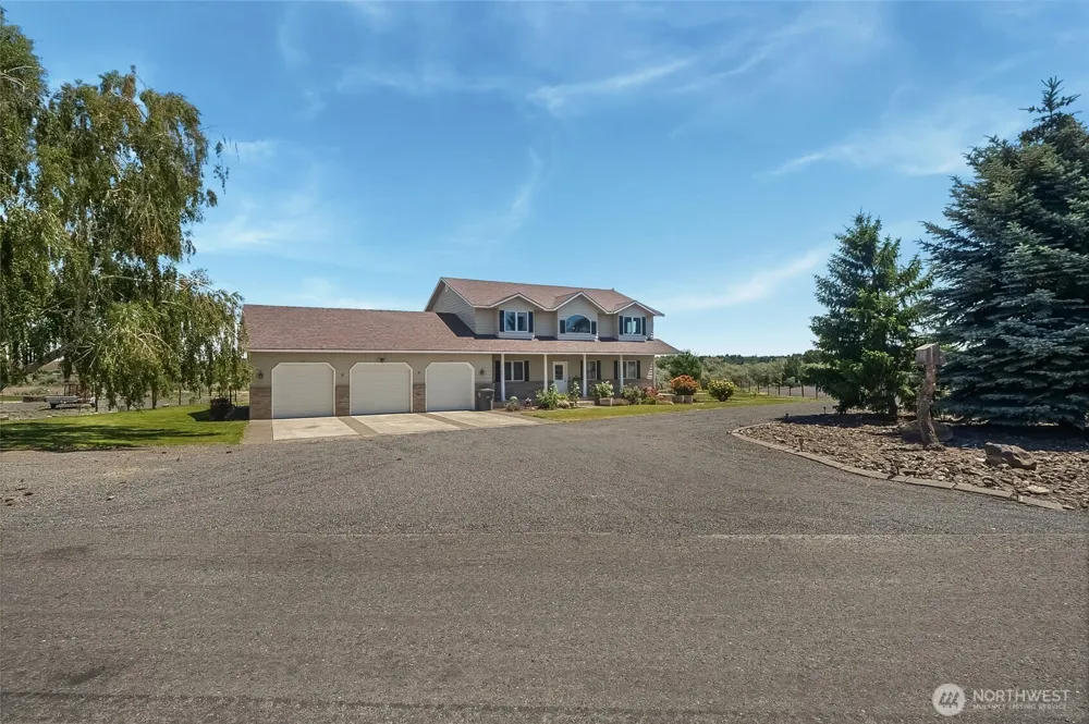 5621 Road J.4 NE Moses Lake, WA 98837