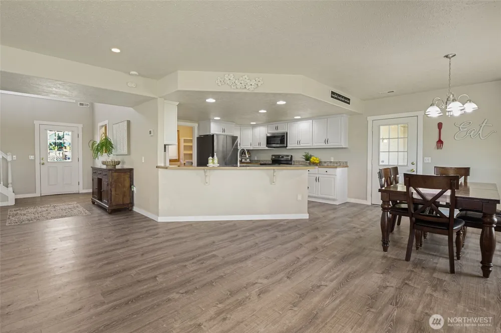 5621 Road J.4 NE Moses Lake, WA 98837