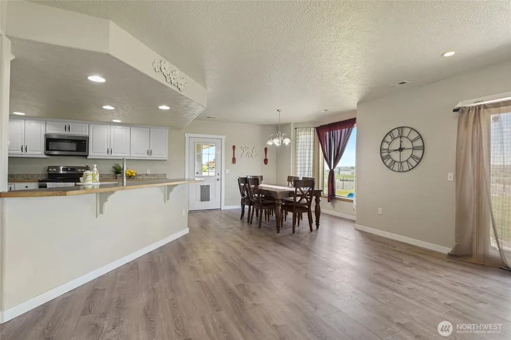 5621 Road J.4 NE Moses Lake, WA 98837