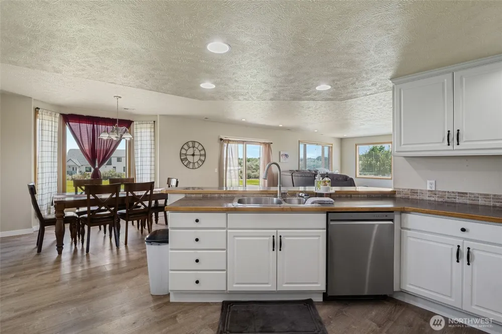 5621 Road J.4 NE Moses Lake, WA 98837