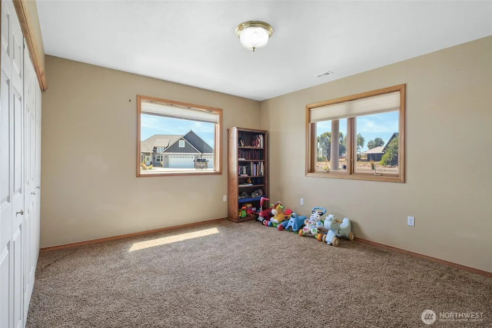 5621 Road J.4 NE Moses Lake, WA 98837