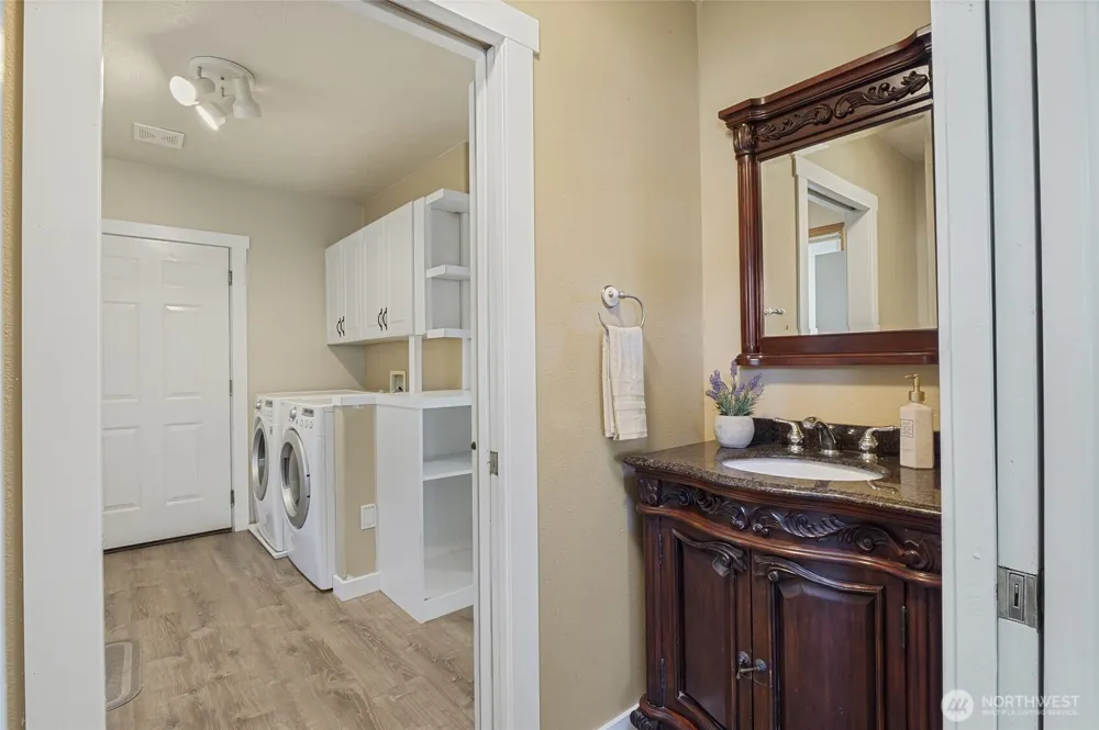 5621 Road J.4 NE Moses Lake, WA 98837