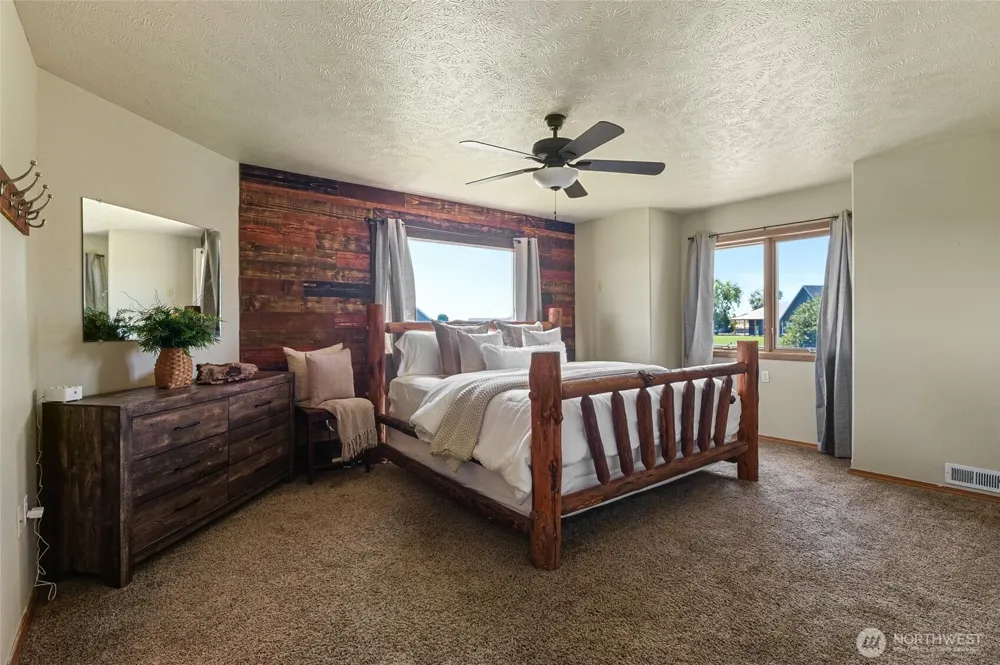 5621 Road J.4 NE Moses Lake, WA 98837