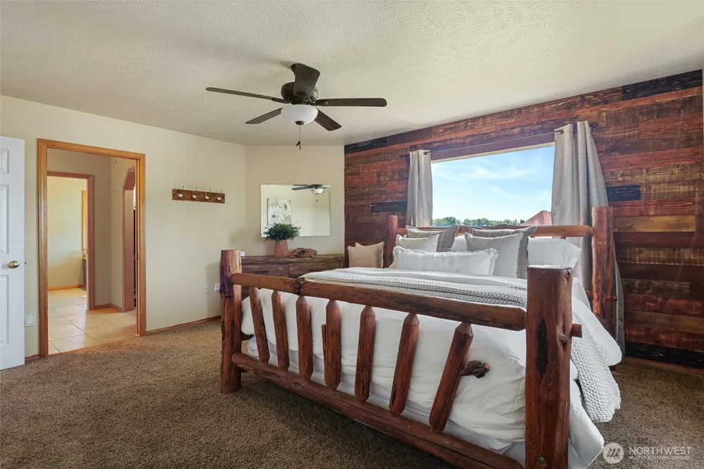 5621 Road J.4 NE Moses Lake, WA 98837