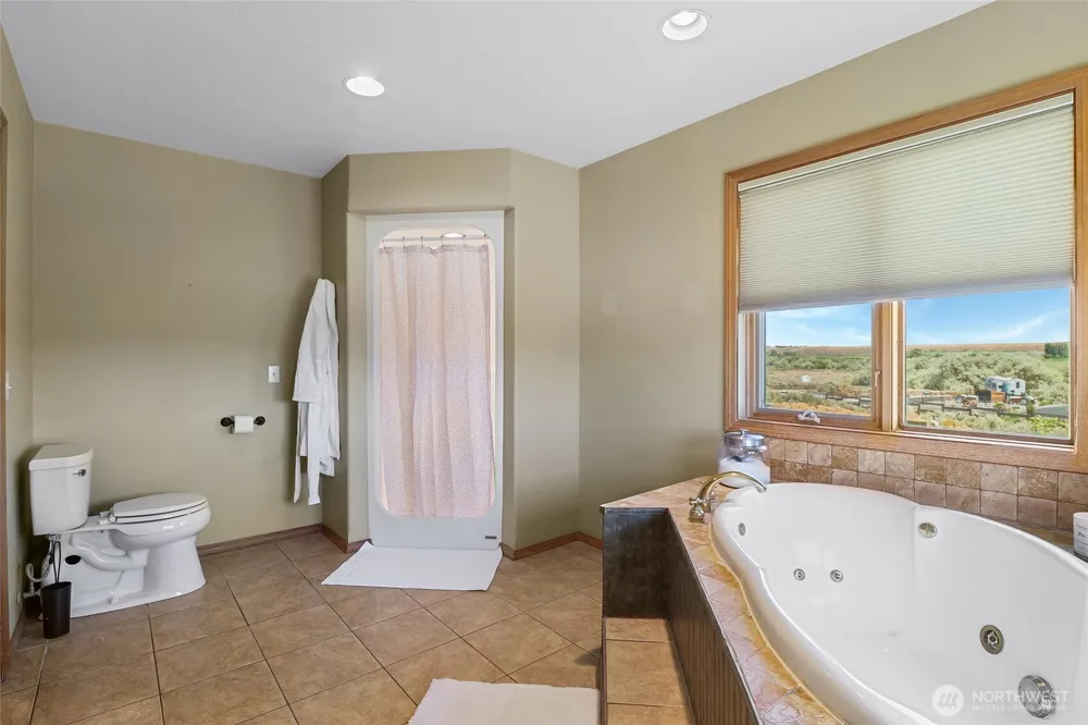 5621 Road J.4 NE Moses Lake, WA 98837