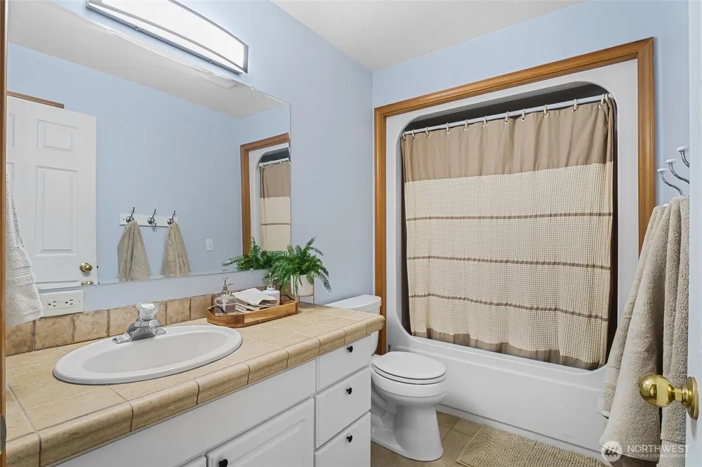 5621 Road J.4 NE Moses Lake, WA 98837