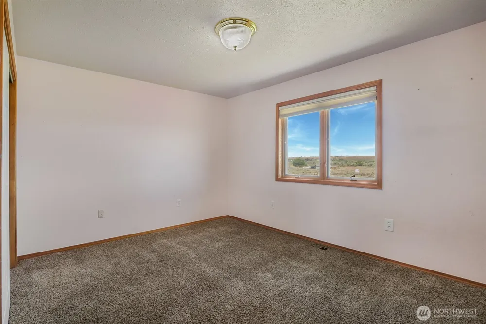 5621 Road J.4 NE Moses Lake, WA 98837