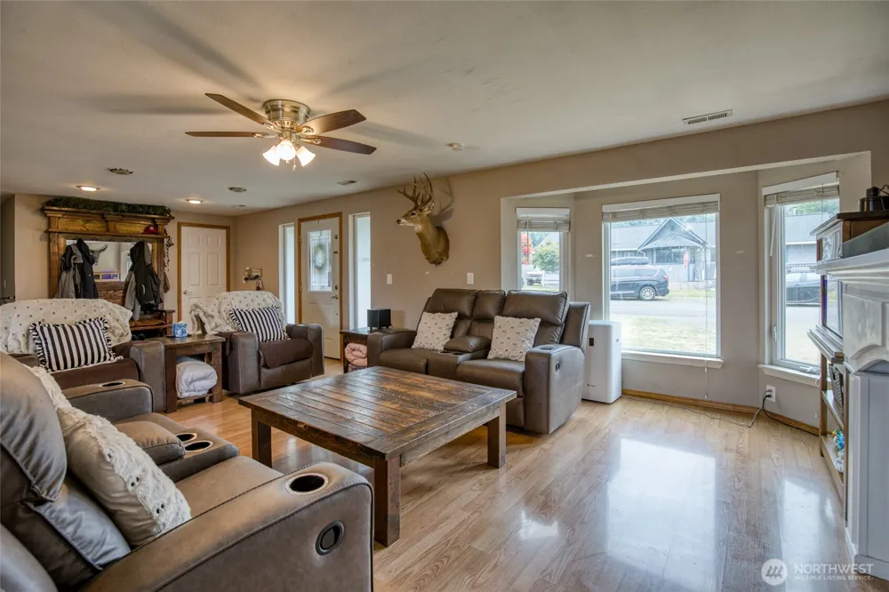 815 E Simpson Avenue Montesano, WA 98563