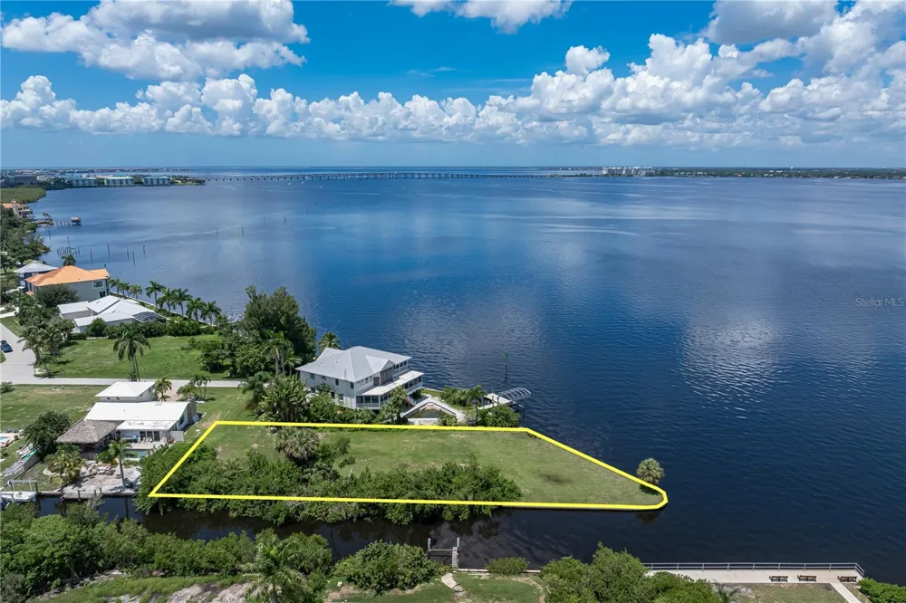 302 KLISPIE DRIVE Punta Gorda, FL 33950