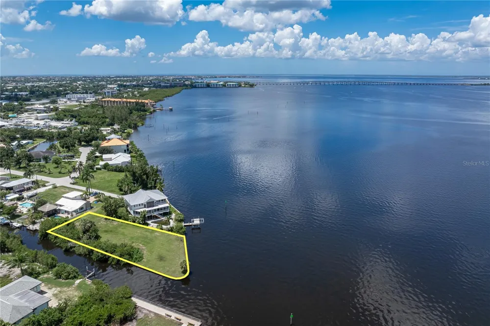302 KLISPIE DRIVE Punta Gorda, FL 33950