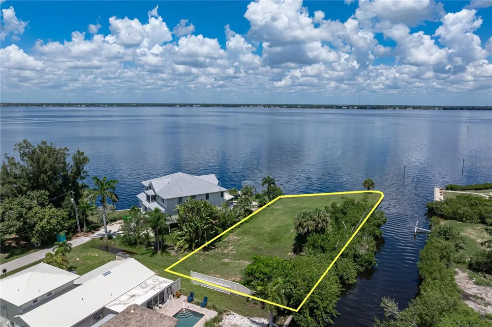 302 KLISPIE DRIVE Punta Gorda, FL 33950