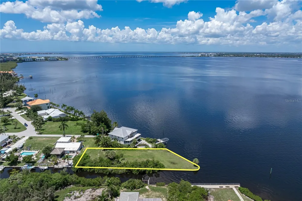 302 KLISPIE DRIVE Punta Gorda, FL 33950