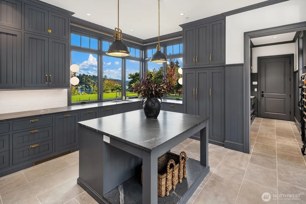 428 Upland Road Medina, WA 98039
