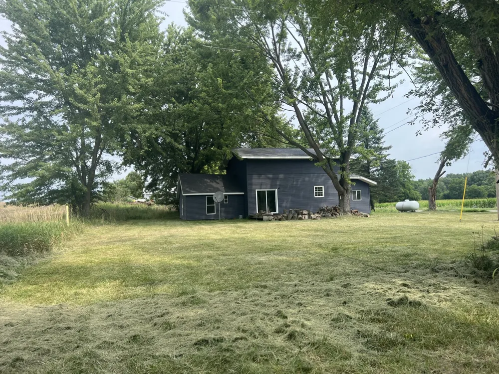 21011 23 Mile Road Lee Township, MI 49076