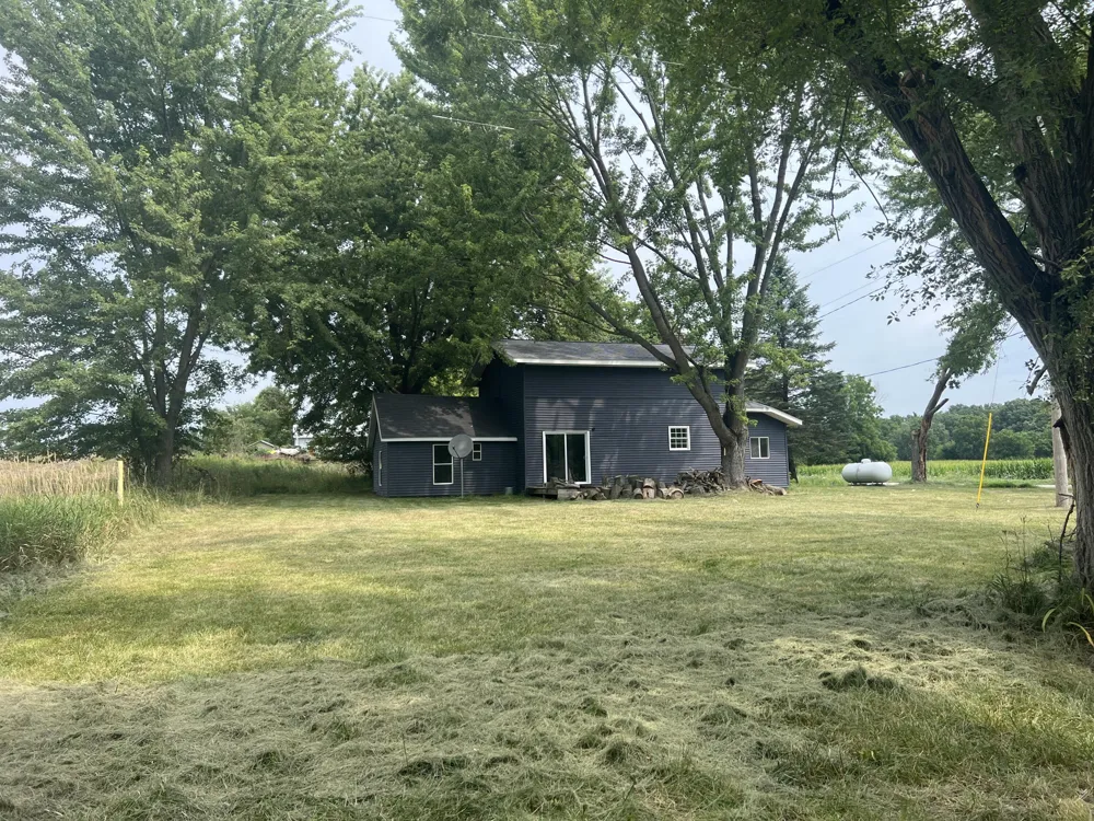 21011 23 Mile Road Lee Township, MI 49076