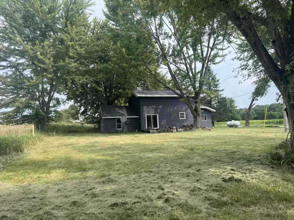 21011 23 Mile Road Lee Township, MI 49076