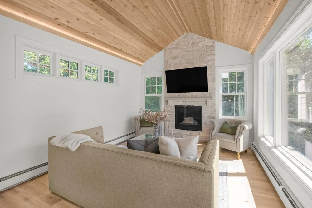 20590 Linden Road Deephaven, MN 55331