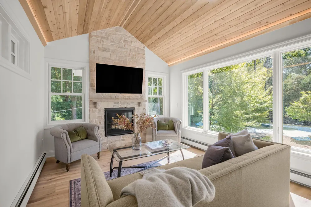 20590 Linden Road Deephaven, MN 55331