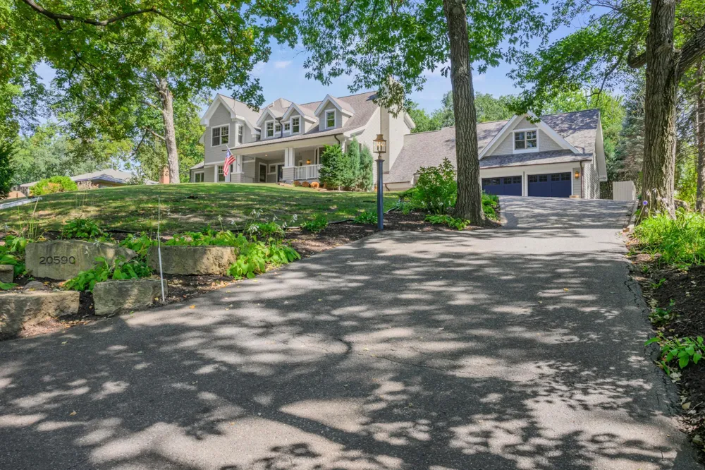 20590 Linden Road Deephaven, MN 55331