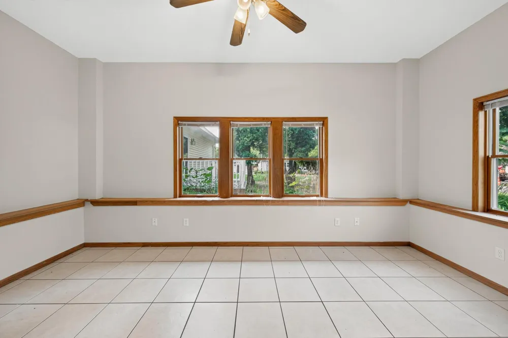 6262 7th Street Oakdale, MN 55128