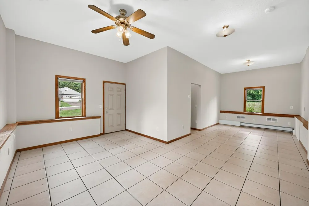 6262 7th Street Oakdale, MN 55128