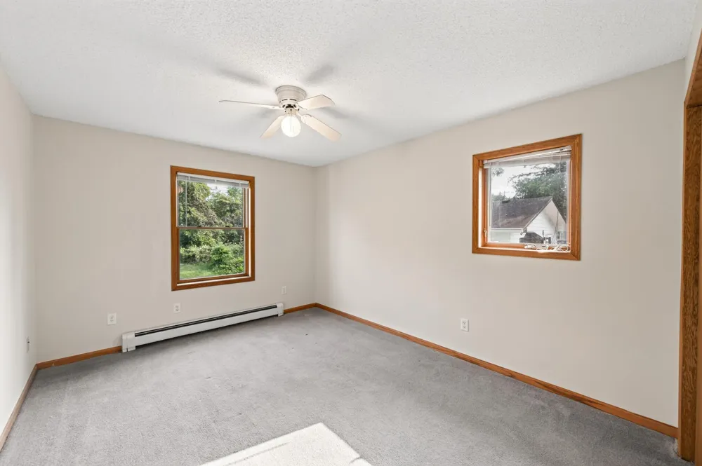 6262 7th Street Oakdale, MN 55128