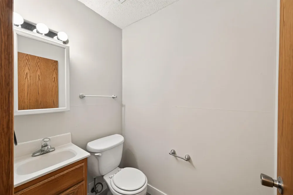 6262 7th Street Oakdale, MN 55128
