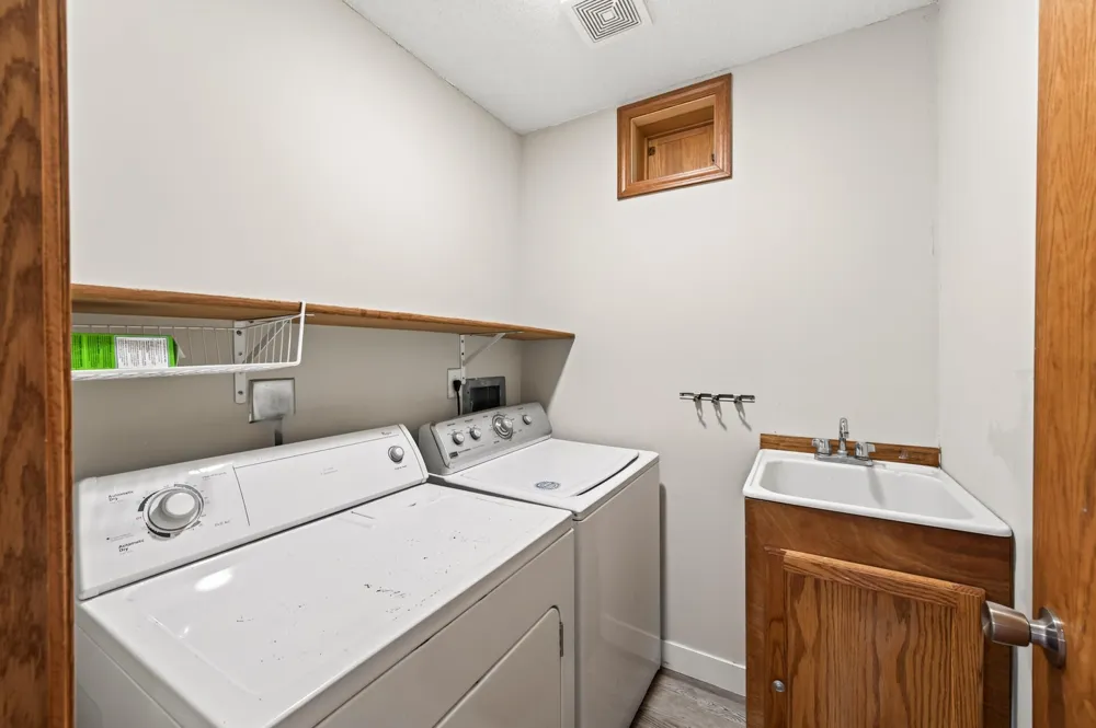 6262 7th Street Oakdale, MN 55128